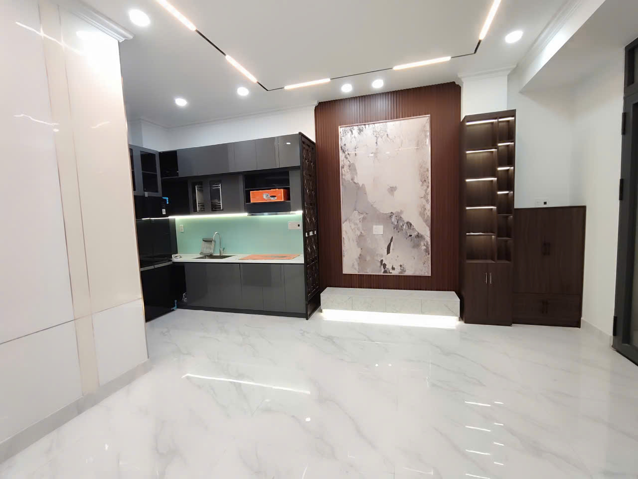 Ô TÔ ĐỖ CỬA, NGANG 5.1M, 4 Tầng BTCT, DTSD 90m2, P1 Gò Vấp, giá 6.2ty TL - Ảnh chính