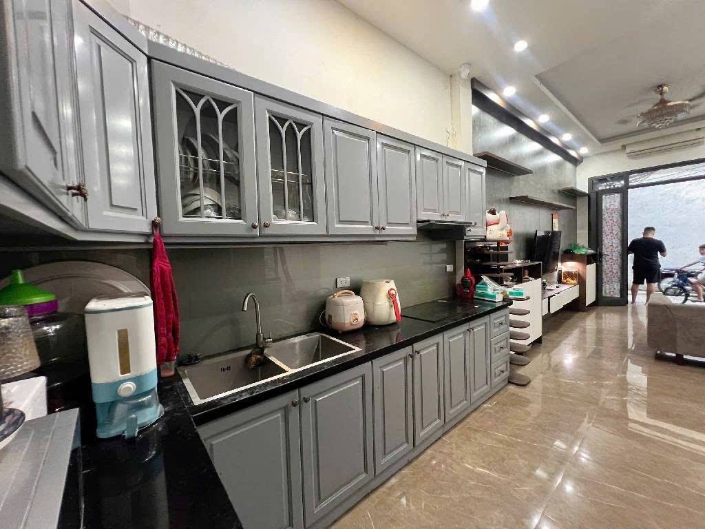 Bán Gấp Nhà 20 Phố Ngọc Lâm, Long Biên, 36m2, 5 Tầng, Phân Lô, Ô Tô, Full đồ - Ảnh 2