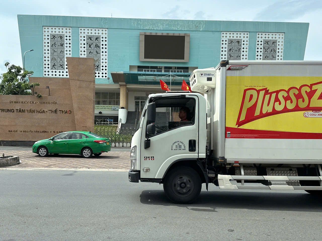 Nhà phố hẻm 350 ngay KDC Cityland Lotte Nguyễn Văn Lượng 84m2 4 lầu KD sầm uất 12.5 tỷ. - Ảnh 1